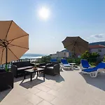 Navis Sea View With Pool Apartment *