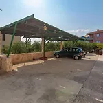 Navis Sea View With Pool Apartment