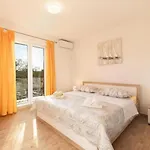 Apartment Navis Sea View With Pool