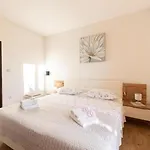 Apartment Navis Sea View With Pool *