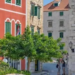 Navis Sea View With Pool Apartment Makarska