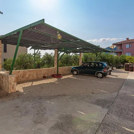 Navis Sea View With Pool Apartman
