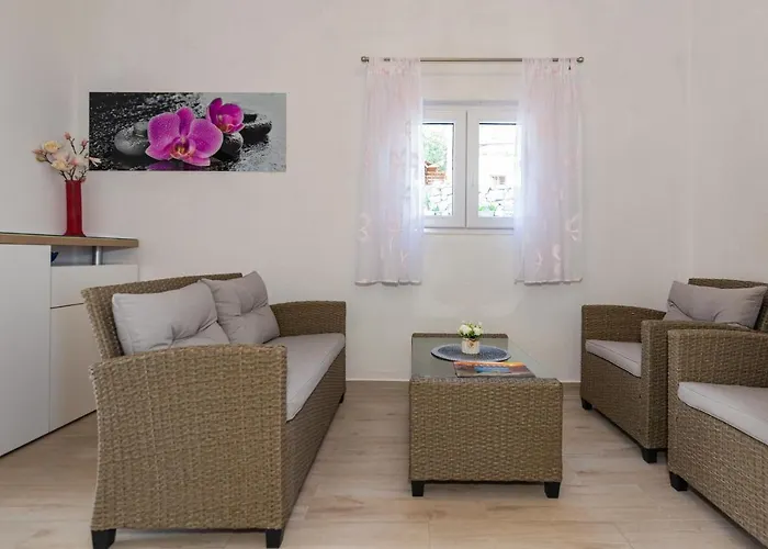 Апартаменти Navis Sea View With Pool *