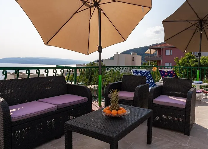 Navis Sea View With Pool Апартаменти