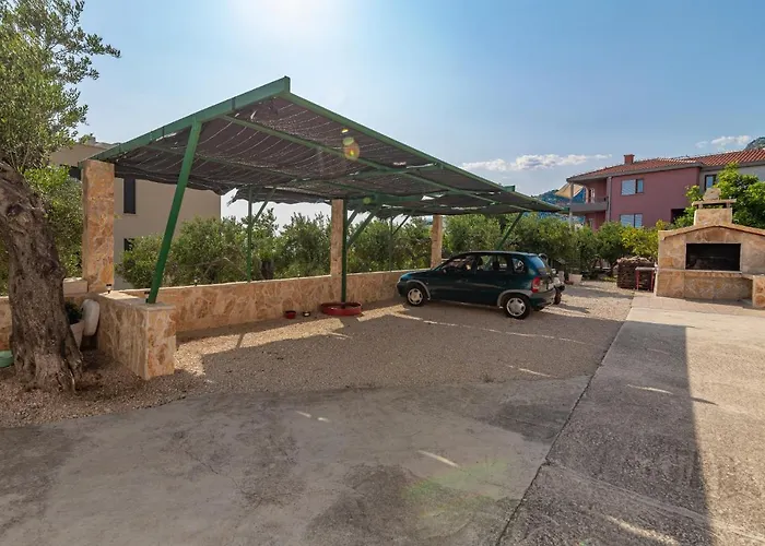 Navis Sea View With Pool Апартаменти