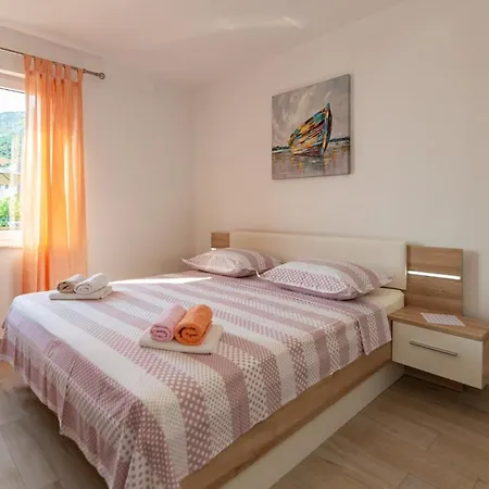 Apartment Navis Sea View With Pool