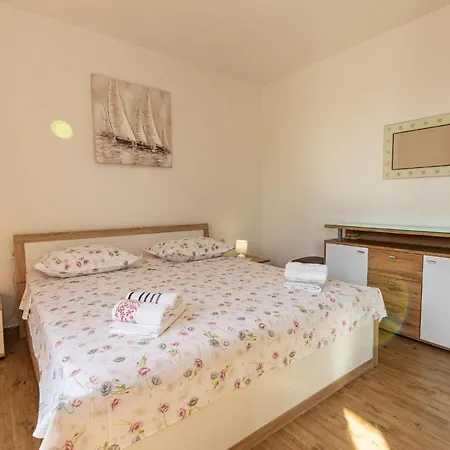 Navis Sea View With Pool * マカルスカ