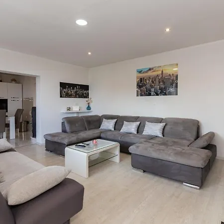 Navis Sea View With Pool Appartamento *