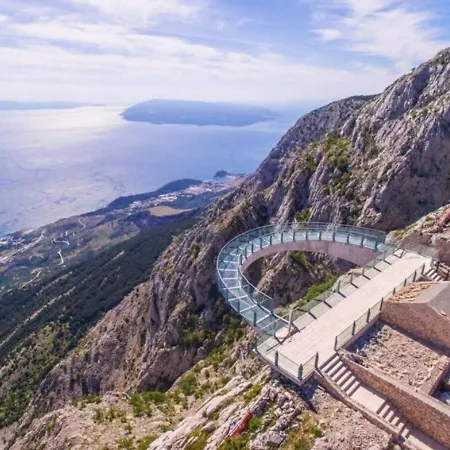 Navis Sea View With Pool شقة *