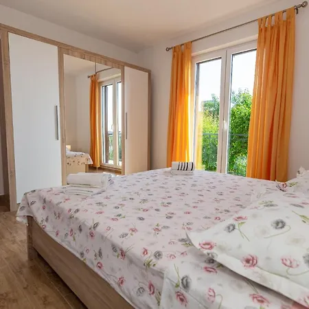 Navis Sea View With Pool *