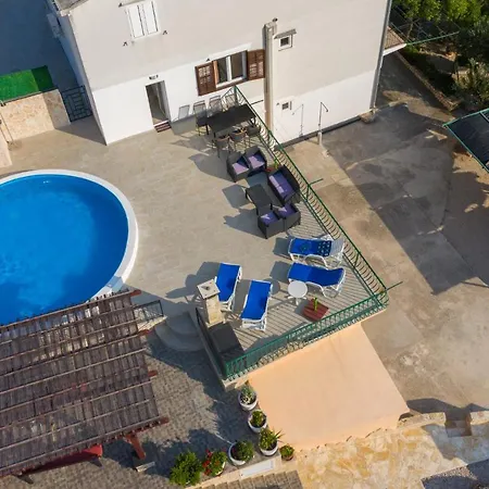 Navis Sea View With Pool *