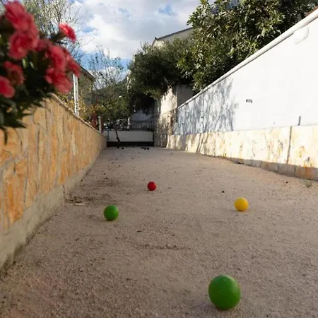 Navis Sea View With Pool