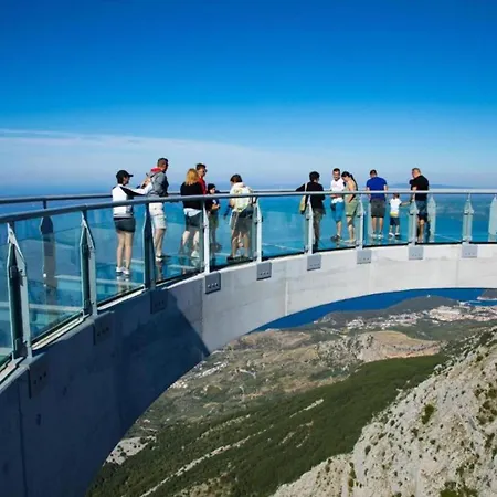 Navis Sea View With Pool شقة ماكارسكا