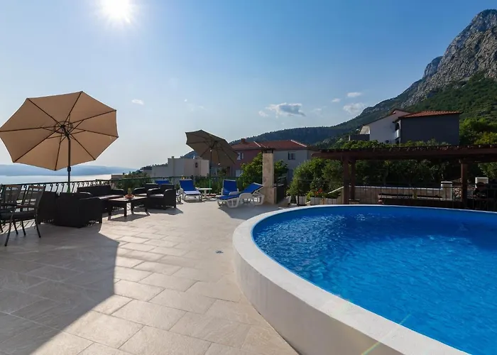 Navis Sea View With Pool Makarska