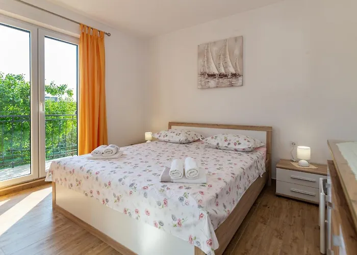 Navis Sea View With Pool Apartment *