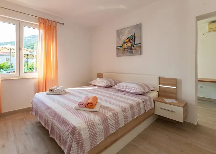 Apartment Navis Sea View With Pool