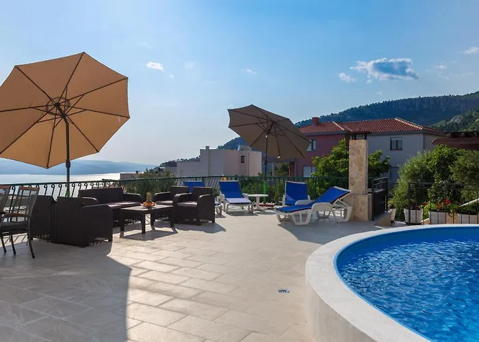 Navis Sea View With Pool דירה מאקרסקה