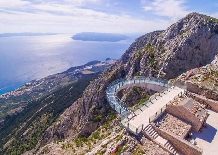 Navis Sea View With Pool דירה *