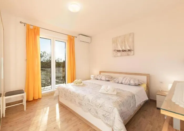 Apartman Navis Sea View With Pool