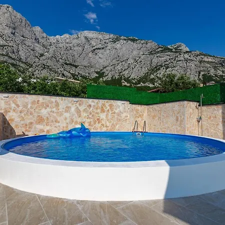 Navis Sea View With Pool Apartmán *