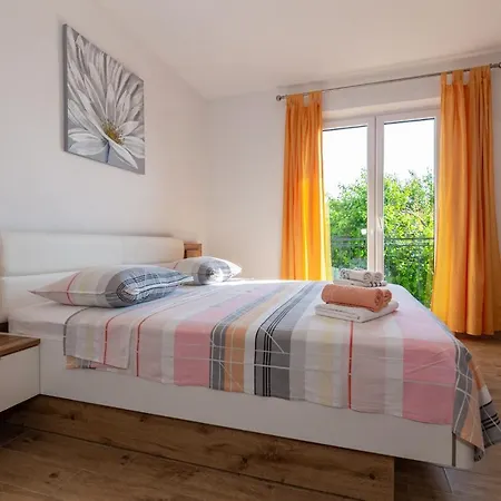 Apartmán Navis Sea View With Pool Makarská