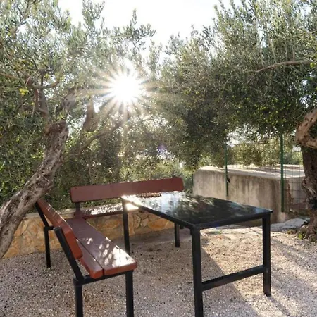 Daire Navis Sea View With Pool Makarska